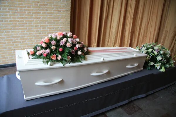 Are Online Casket Prices Lower Than Funeral Home Prices?